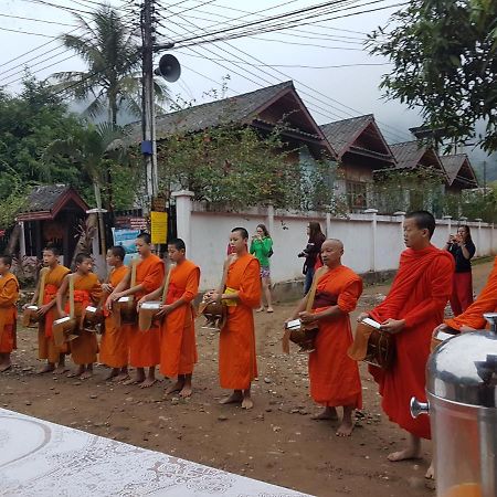 Lattanavongsa Guesthouse And Bungalows Muang Ngoi المظهر الخارجي الصورة