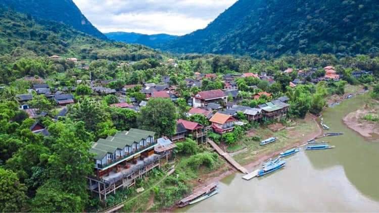 Lattanavongsa Guesthouse And Bungalows Muang Ngoi المظهر الخارجي الصورة