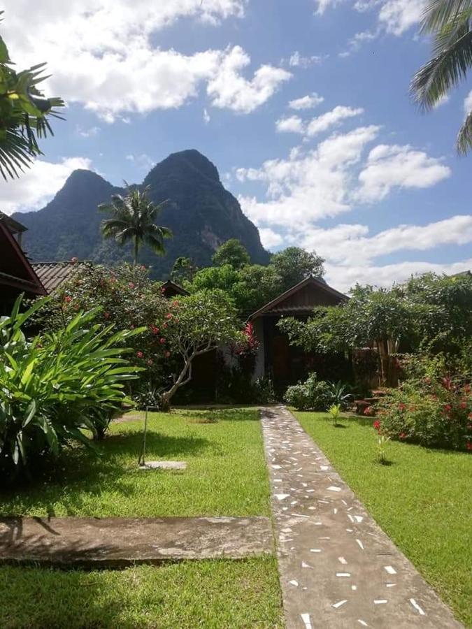 Lattanavongsa Guesthouse And Bungalows Muang Ngoi المظهر الخارجي الصورة