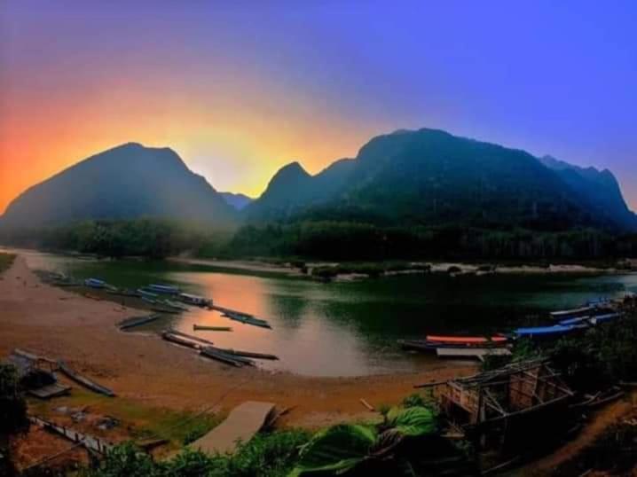 Lattanavongsa Guesthouse And Bungalows Muang Ngoi المظهر الخارجي الصورة