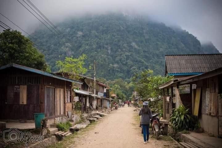 Lattanavongsa Guesthouse And Bungalows Muang Ngoi المظهر الخارجي الصورة