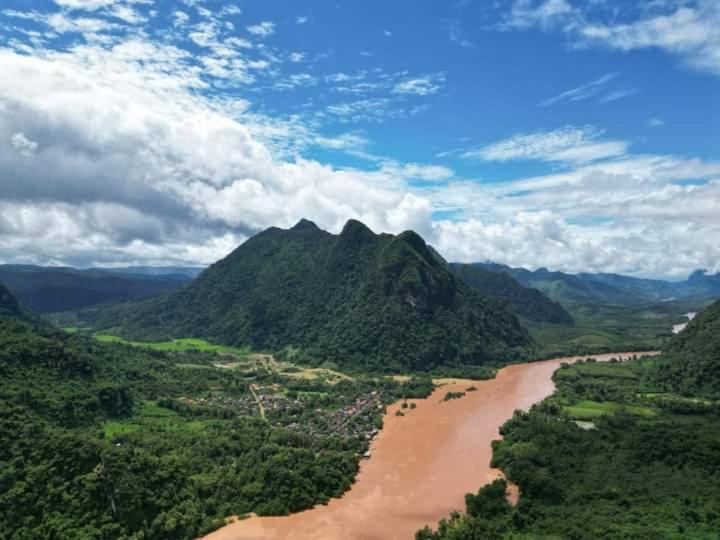 Lattanavongsa Guesthouse And Bungalows Muang Ngoi المظهر الخارجي الصورة
