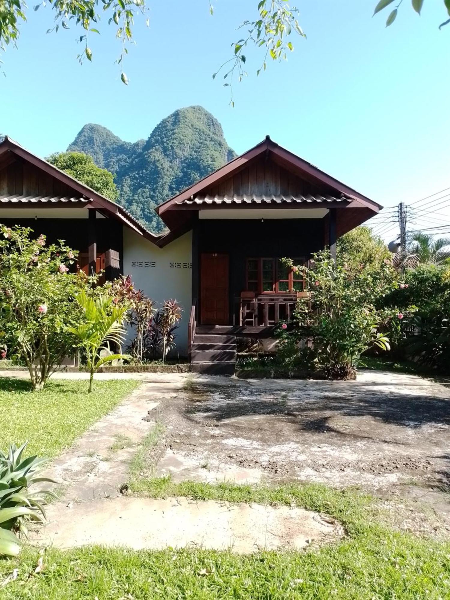 Lattanavongsa Guesthouse And Bungalows Muang Ngoi المظهر الخارجي الصورة