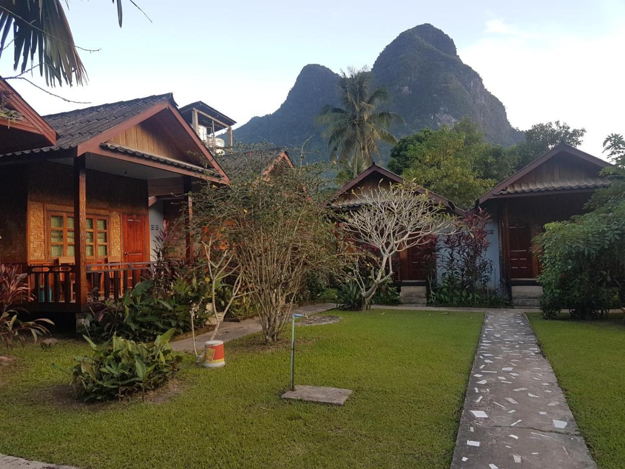 Lattanavongsa Guesthouse And Bungalows Muang Ngoi المظهر الخارجي الصورة