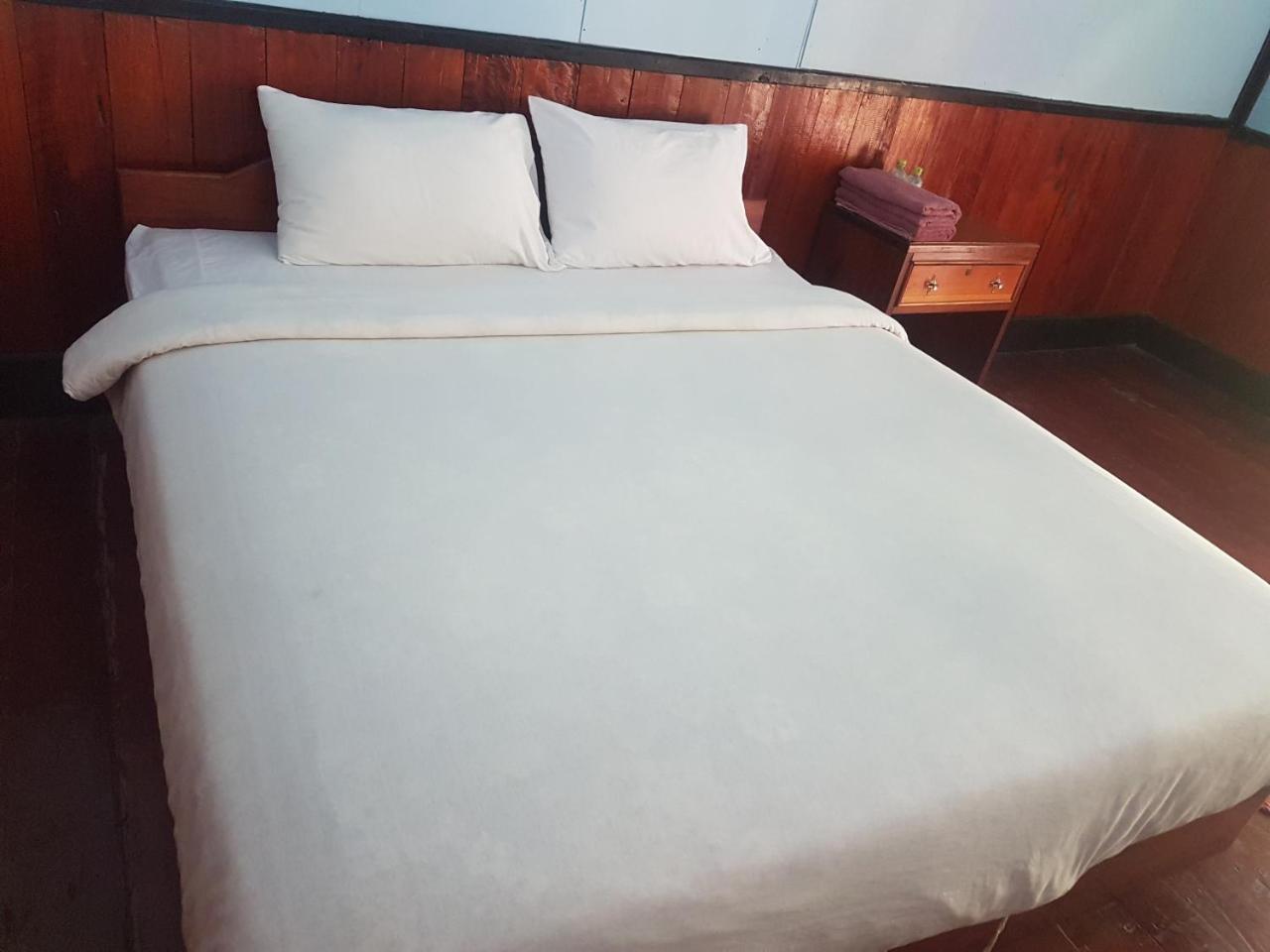 Lattanavongsa Guesthouse And Bungalows Muang Ngoi المظهر الخارجي الصورة