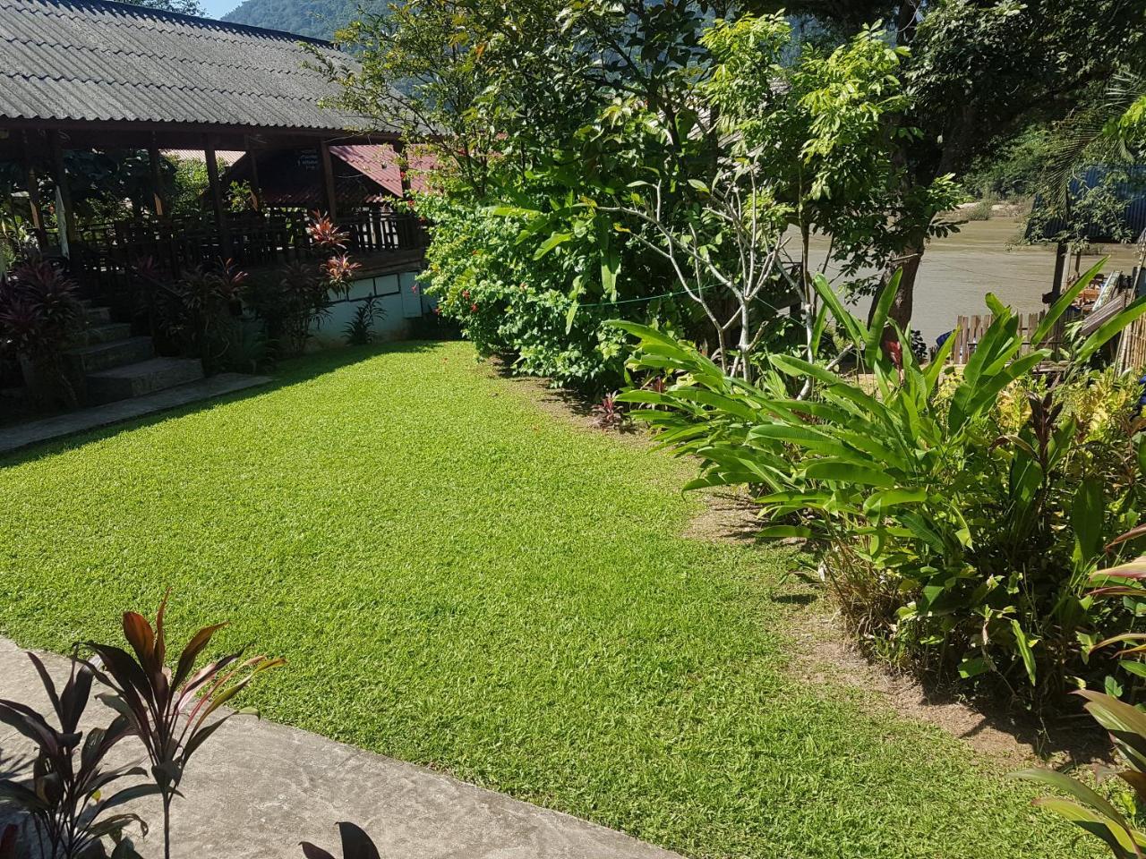 Lattanavongsa Guesthouse And Bungalows Muang Ngoi المظهر الخارجي الصورة