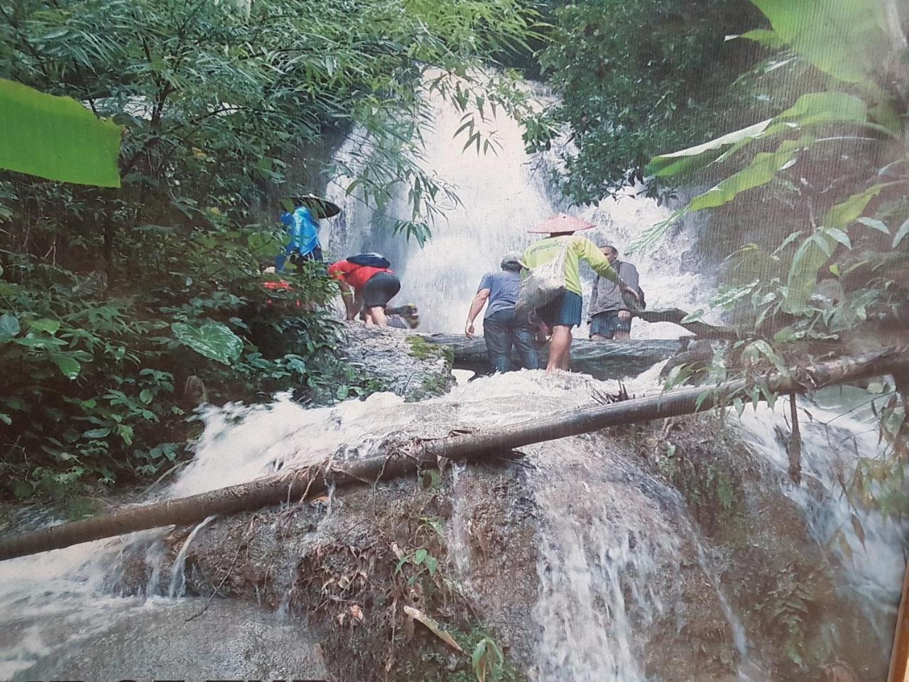Lattanavongsa Guesthouse And Bungalows Muang Ngoi المظهر الخارجي الصورة