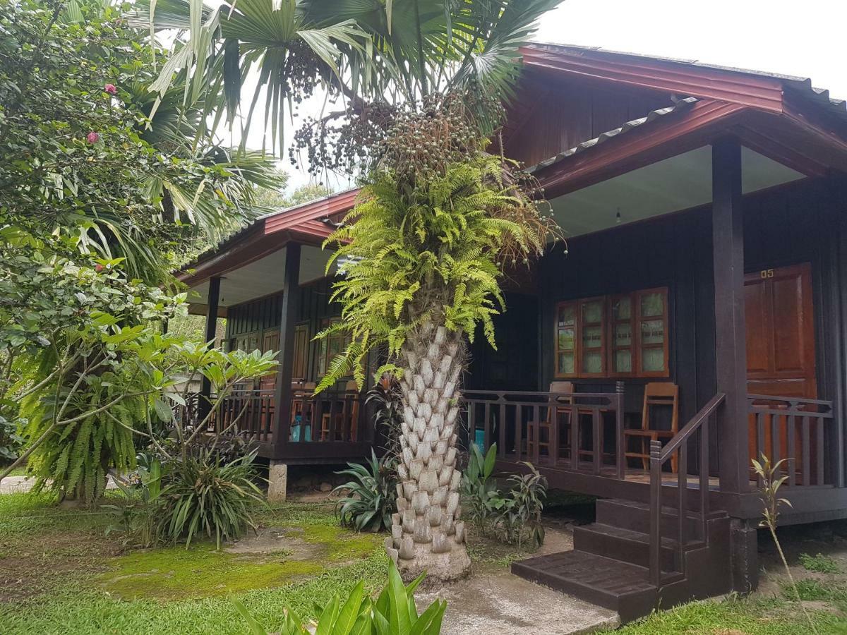 Lattanavongsa Guesthouse And Bungalows Muang Ngoi المظهر الخارجي الصورة